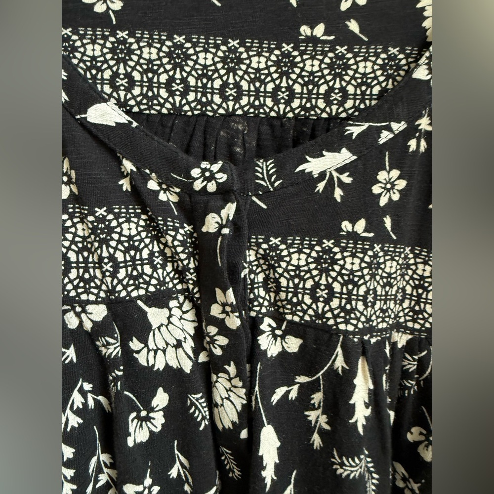 Lucky Brand Black and White Graphic 3/4 Sleeve Tunic - Picture 7 of 11
